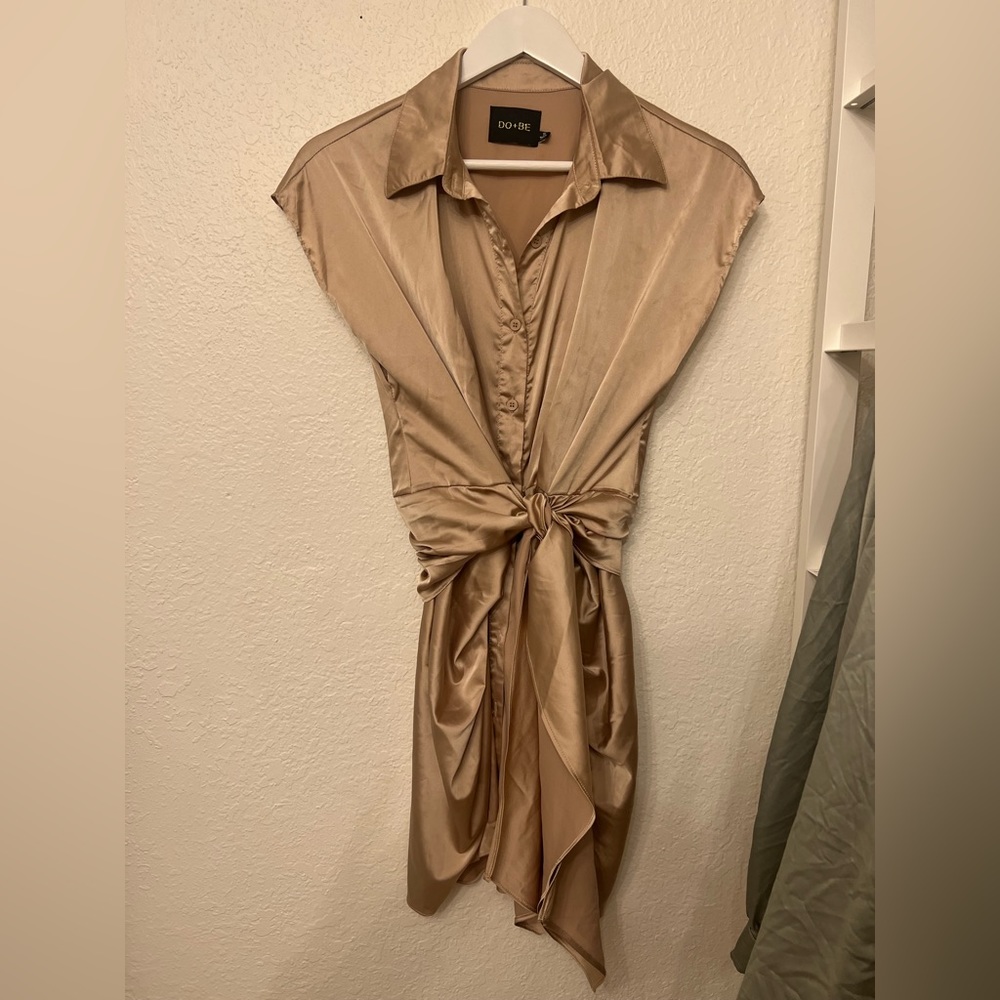 DO+BE button down collard dress